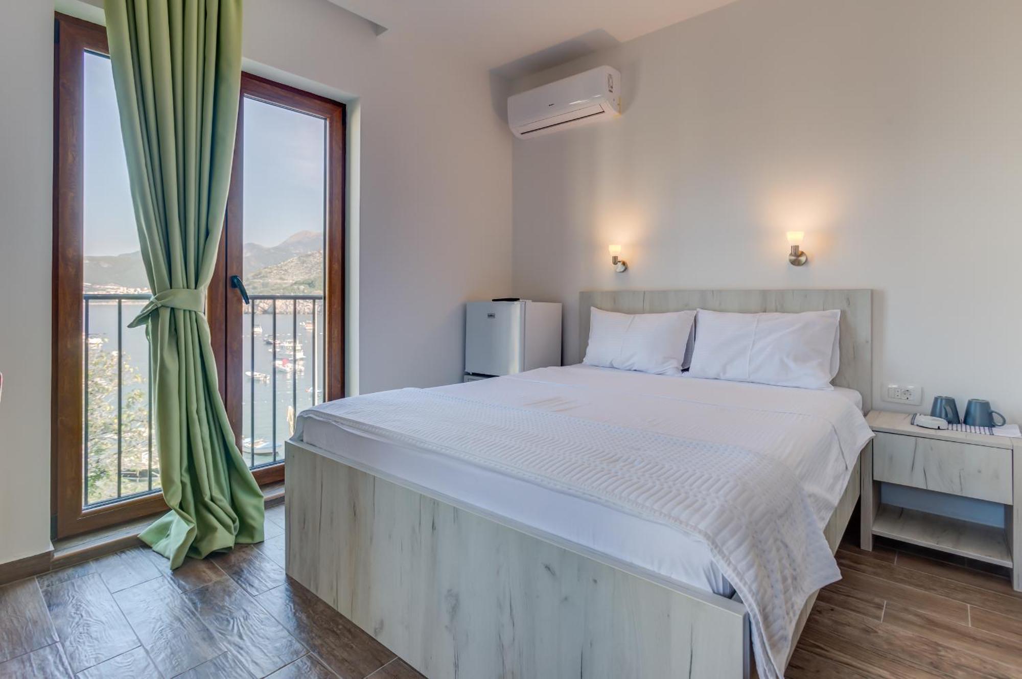Mima Apartments Sveti Stefan Buitenkant foto