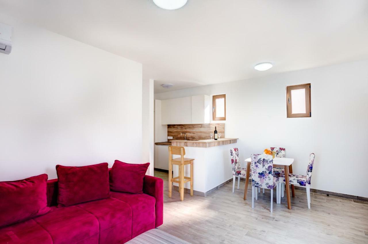 Mima Apartments Sveti Stefan Buitenkant foto